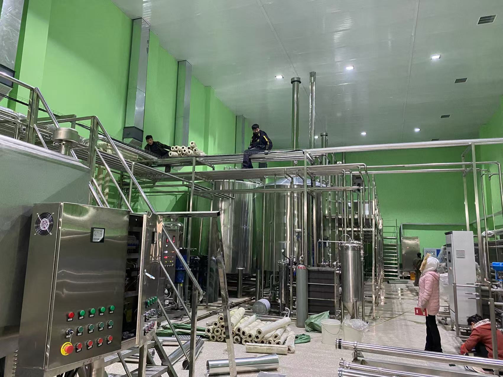 张北精酿啤酒设备厂—精酿啤酒设备制造:传承工艺与创新科技的交融